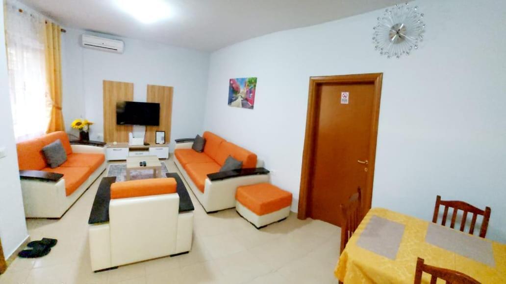 Skanderbeg Square Apartments 티라나 외부 사진